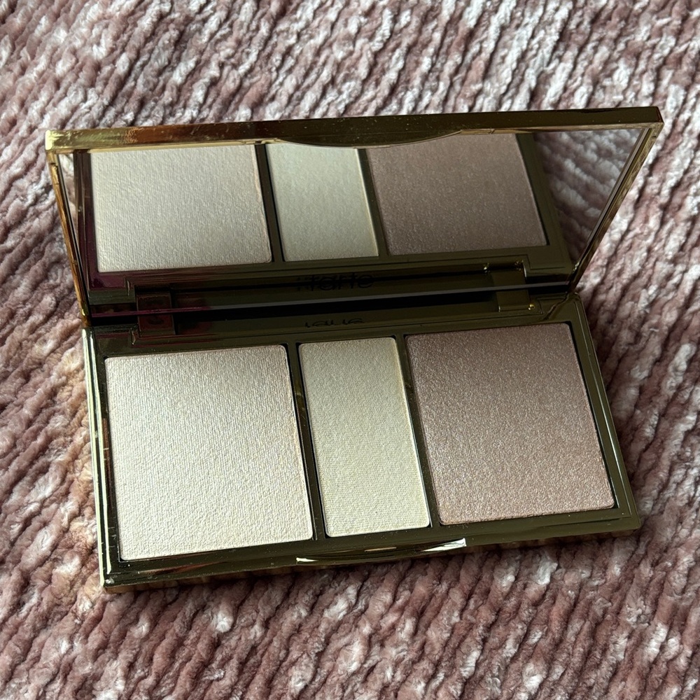 Random Makeup Lot - Picture 7 of 7
